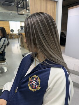 ルーフアクト(LUFE act) グレージュで作る上品バレイヤージュ