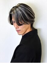 バース 梅田中崎町店(BIRTH)&nbsp;シルバーメッシュブリーチダブルカラーセンターパート