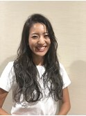 ダークグレージュ　暗髪　ラフウェーブ