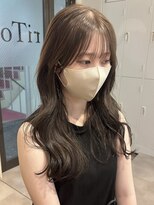 リト(riTo)&nbsp;20代30代オリーブグレージュくびれヘア韓国レイヤーロング