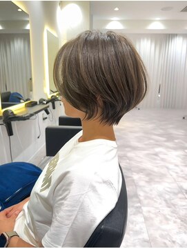 バンプ ギンザ(BUMP GINZA) 30代40代50代絶壁解消ひし形白髪ぼかし大人ショートボブ/聖