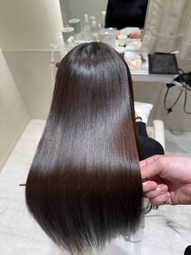 エレノア 四条烏丸店(Eleanor) 【山地】雨でも崩れない艶髪