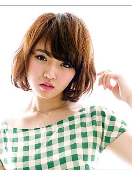 ミューズ(muze) ☆ ほつれるカールが心地いいヌーディーボブ ☆