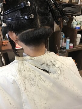 ケアルタイム(Curel time) 隠し刈上げボブ