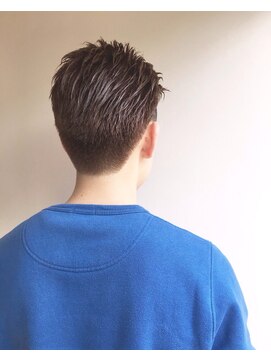 クリリ(KURIRI) 刈り上げツーブロック