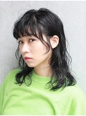 フロントレイヤー＆黒髪ほつれウェーブヘア