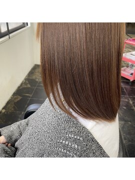 ストレートパーマ専門店 ビタミナポストマン ボブディー