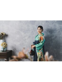 成人式や結婚式など、大切な日の着付けはお任せ下さい。着付けやヘアセットもトータルでお任せ下さい。