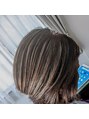 ミオス(mios)&nbsp;白髪を活かしたカラー、ショートボブ