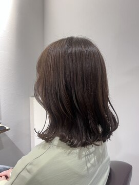 ビー(Be) 外はねボブ