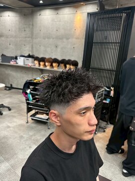 イーラ(era) ツイスパジェットパーマ/メンズ/刈り上げ/眉毛/ツイスト