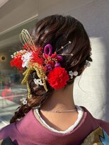 アース 常盤平店(HAIR & MAKE EARTH)&nbsp;金水引×紅花アクセの艶編み下ろしアレンジ