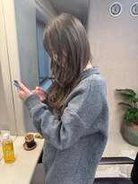 エウペ 渋谷(WEUPE)&nbsp;斜めバング/グレージュカラー/デザインカラー/シルキーベージュ