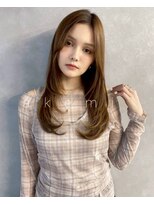 アケミ(akemi)&nbsp;小顔魅せ顔まわりカット×透明感ベージュ