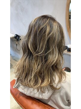 クルニエ(crenier) crenierで作るバレイヤージュ風ハイライト