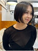 センターパートボブ　ミニボブ　黒髪　暗髪　ウェットヘア