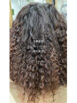 アンフィシュピトロワ(AnFye spi tlow) 高難易度縮毛矯正でツヤッツヤの艶髪ストレートヘアに変身♪
