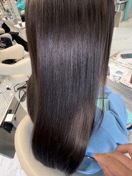 リーホリエ(Lee Horie) 髪質改善ストレートで柔らかくサラサラに