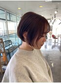 ナチュラルベージュ×コンパクトなミニボブ