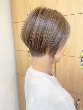 モリオ フロム ロンドン 成増店 【morio成増 セリザワ】くびれショート ハイライトカラー