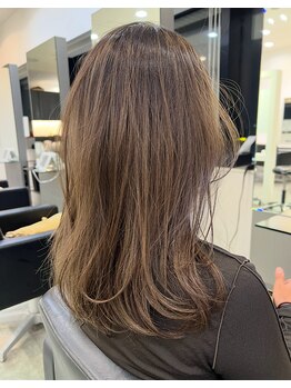 タヤ 中野マルイ店(TAYA)の写真/"いかにも"な白髪染めが苦手な方にオススメ★【ぼかす】技術でナチュラルな大人styleに◎