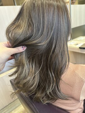 ハイライト×オリーブベージュ