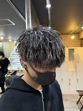 ライズ 新小岩店(RISE) ツイストスパイラルパーマ/金メッシュ