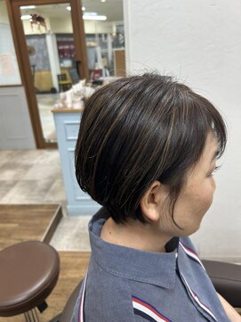 ショートボブ