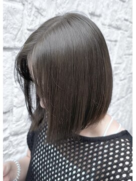 ラミ(L'ami) 《吉田丞》オリーブグレージュ/まとまるボブ