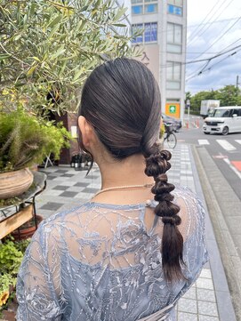 編みおろしヘアスタイル