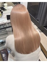 《似合う色味を正確に再現》肌なじみと褪色まで計算したカラー設計で理想の色味を提供します。[ブリーチ]