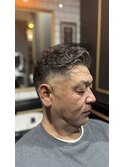 アイロンパーマ　フェード　メンズ