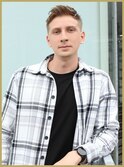 リバースセンターパート刈り上げセンターパートサーフカール