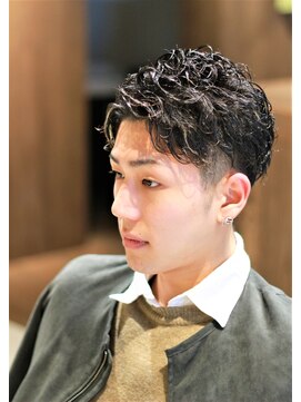 エムズ ヘアーコロラドロック(M's HAIR Colorado Rock) ★Ms hair★ツーブロック アップバング ナチュラルパーマ