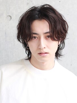 マイロ(mailo) ゆるめパーマの中分けラフマッシュウルフ