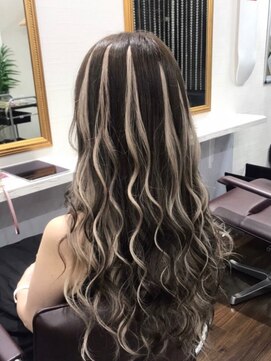 ディバイス(Device) 【Device心斎橋】バレイヤージュカラーエクステ