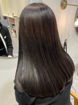 ロカ(roka) 透明感たっぷりなグレージュカラー