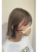 ベージュ×インナーグレー