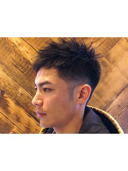 【メンズカット￥3950】熟練Stylistによるフェードカットでシルエットもキマる◎[インナーカラー/ブリーチ]