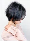 ブリーチなしブルーグレージュ黒髪ハイライトレイヤーボブ