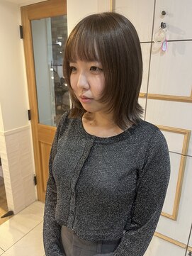 ネオリーブ チロル 横浜西口店(Neolive CiroL.) 顔まわりカット×レイヤーボブ 赤み消しベージュ