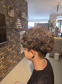 ルーズさのある波巻きパーマ