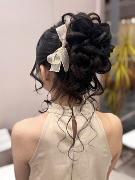 グランマッシュ(GRANMASH) ボリュームたっぷりアップスタイル