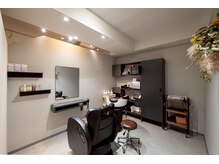 エマヘアーアアトリエ(Emma hair Atelier)の雰囲気(開放的かつ、周りの目が気にならない店内♪)