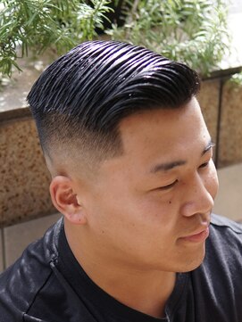 ザチョップショップ キチジョウジ(THE CHOP SHOP KICHIJOJI) サイドパートスキンフェードカットシェービング吉祥寺理容室