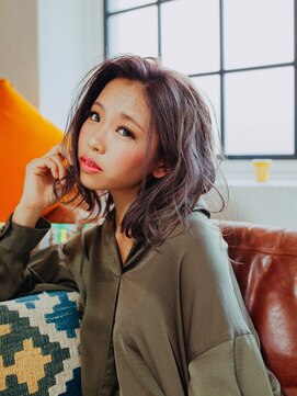 ヘアリラクゼーション クインズベリー(Hair Relaxation Queen's Berry) 切りっぱなしボブ×外国人風ハイライト