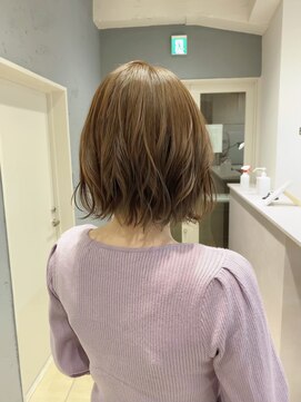 フランチェスカドットボブ(francesca.bob) ワンブリーチで作るベージュ[田野剛大]