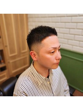 ワイズバーバー ギンザ  神田御茶ノ水店(Y's BarBer GINZA) メンズカット×フェードカット×ベリーショート<理容室>