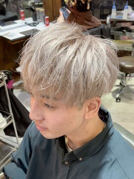 エイトメン 博多店(EIGHT MEN) ホワイトべージュ前下がりマッシュ