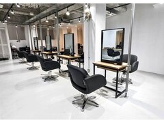 YOFA hair 三宮店【ヨファ　ヘアー】